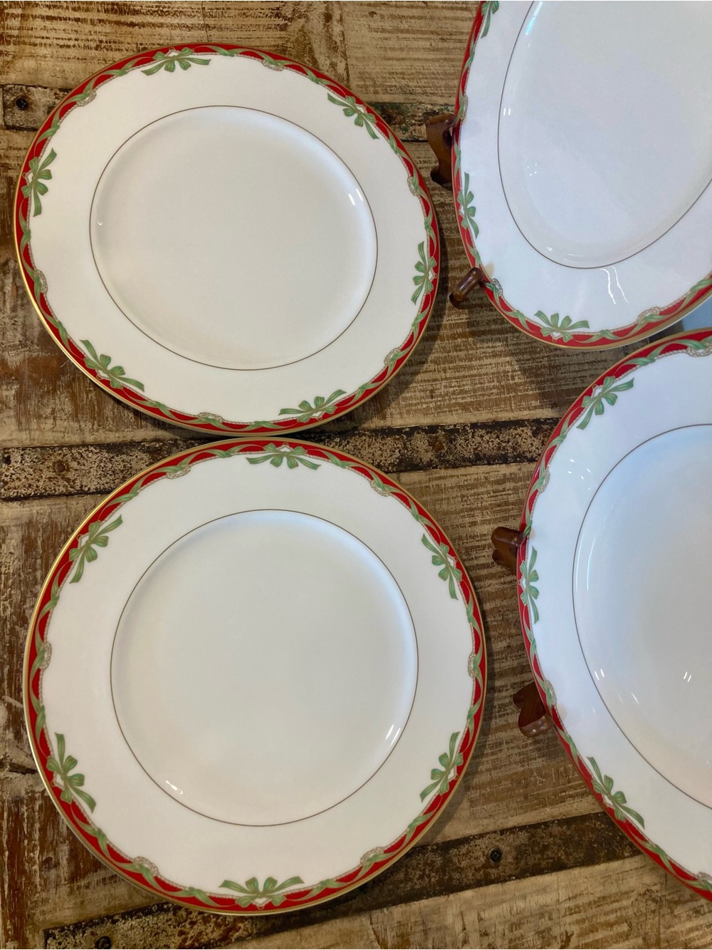 4 Dinner Plates Waterford Fine China Holiday Ribbons Christmas Plates - Picture 9 of 14
